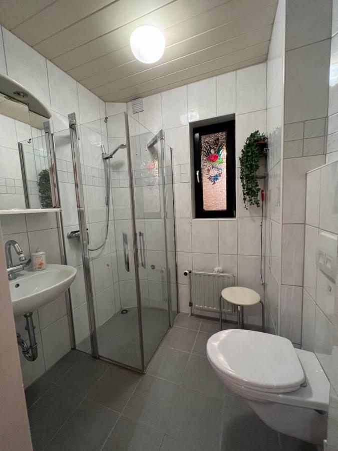 Duisburg Feelhome, Flughafen Nah,3-Schlafzimmer, Dusche Ebenerdig, Zentral, Wifi, Ground Floor 외부 사진