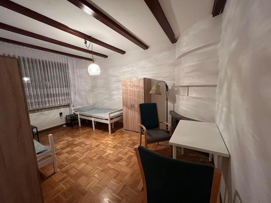Duisburg Feelhome, Flughafen Nah,3-Schlafzimmer, Dusche Ebenerdig, Zentral, Wifi, Ground Floor 외부 사진