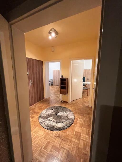 Duisburg Feelhome, Flughafen Nah,3-Schlafzimmer, Dusche Ebenerdig, Zentral, Wifi, Ground Floor 외부 사진